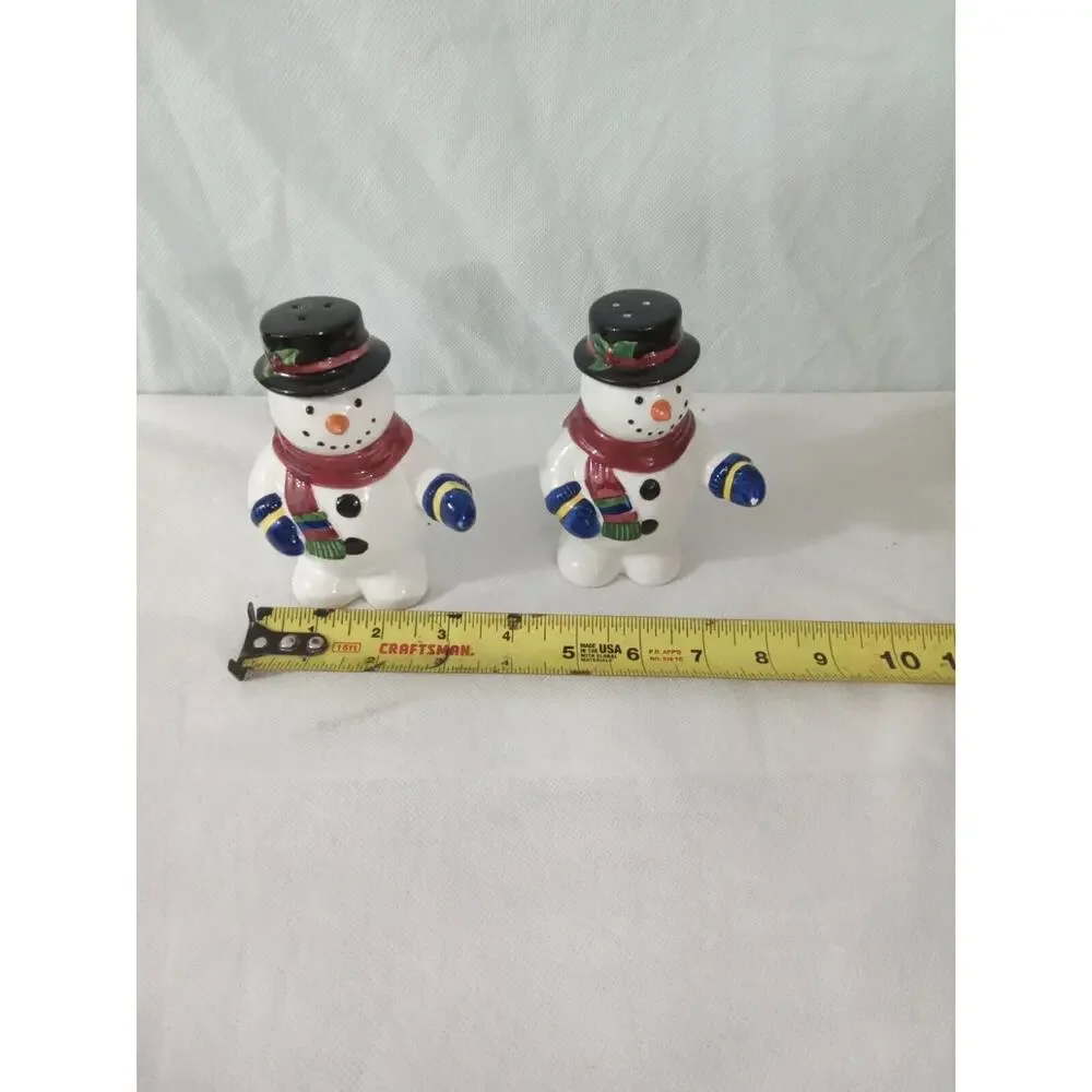 Snowman Salt And Pepper Shakers‎